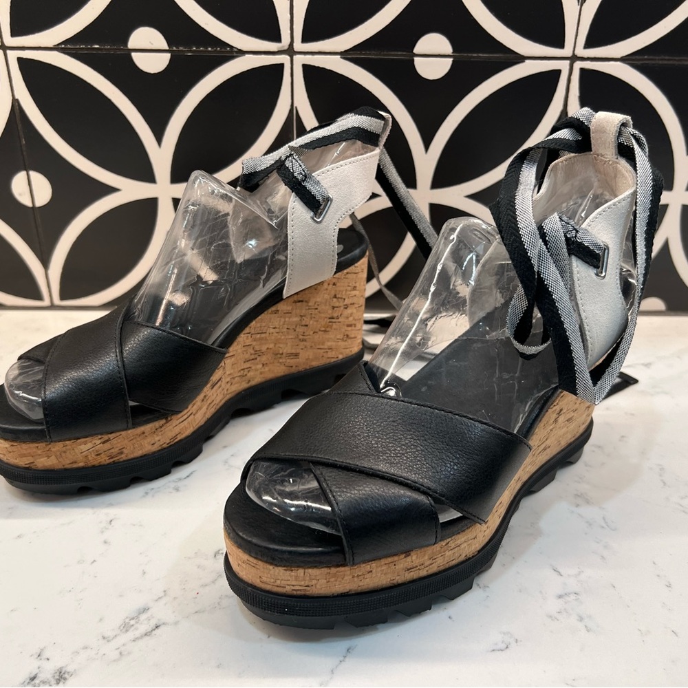 Sorel Joanie II Hi Ankle Lace Wedge Sandal - Women’s Size 9 Very Gently Worn